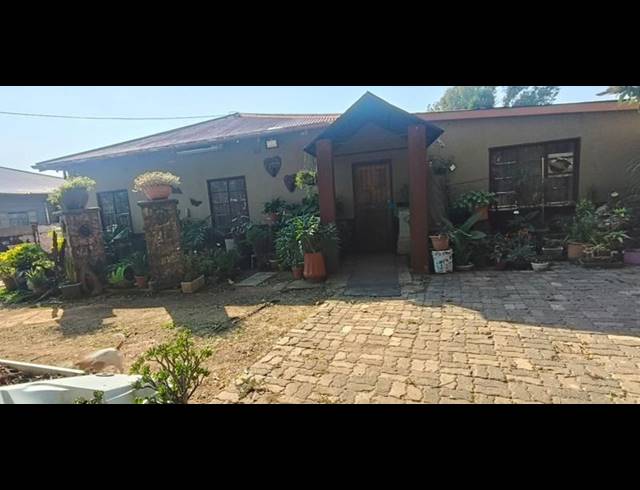 4 BEDROOM HOUSE FOR SALE IN DASPOORT